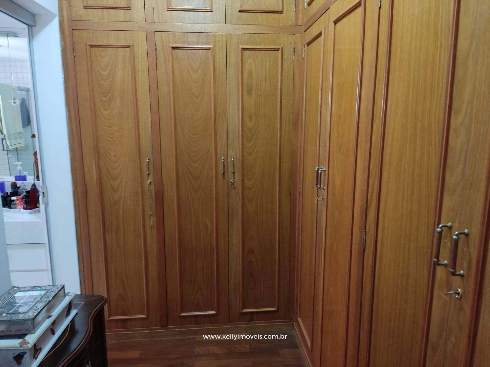 Apartamento à venda com 3 quartos, 216m² - Foto 9