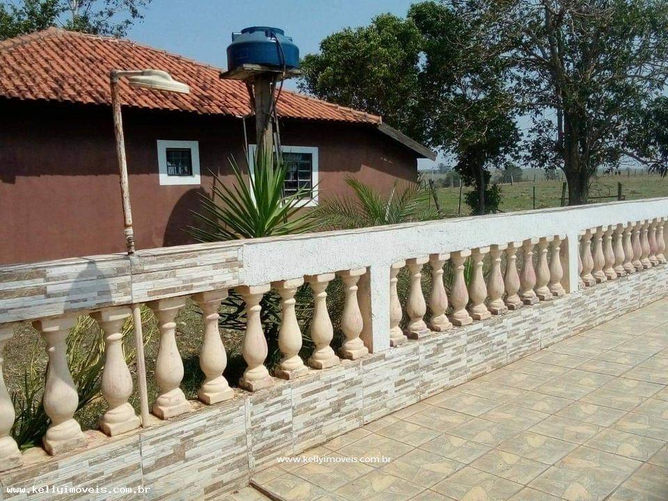 Chácara à venda com 2 quartos, 48400m² - Foto 2