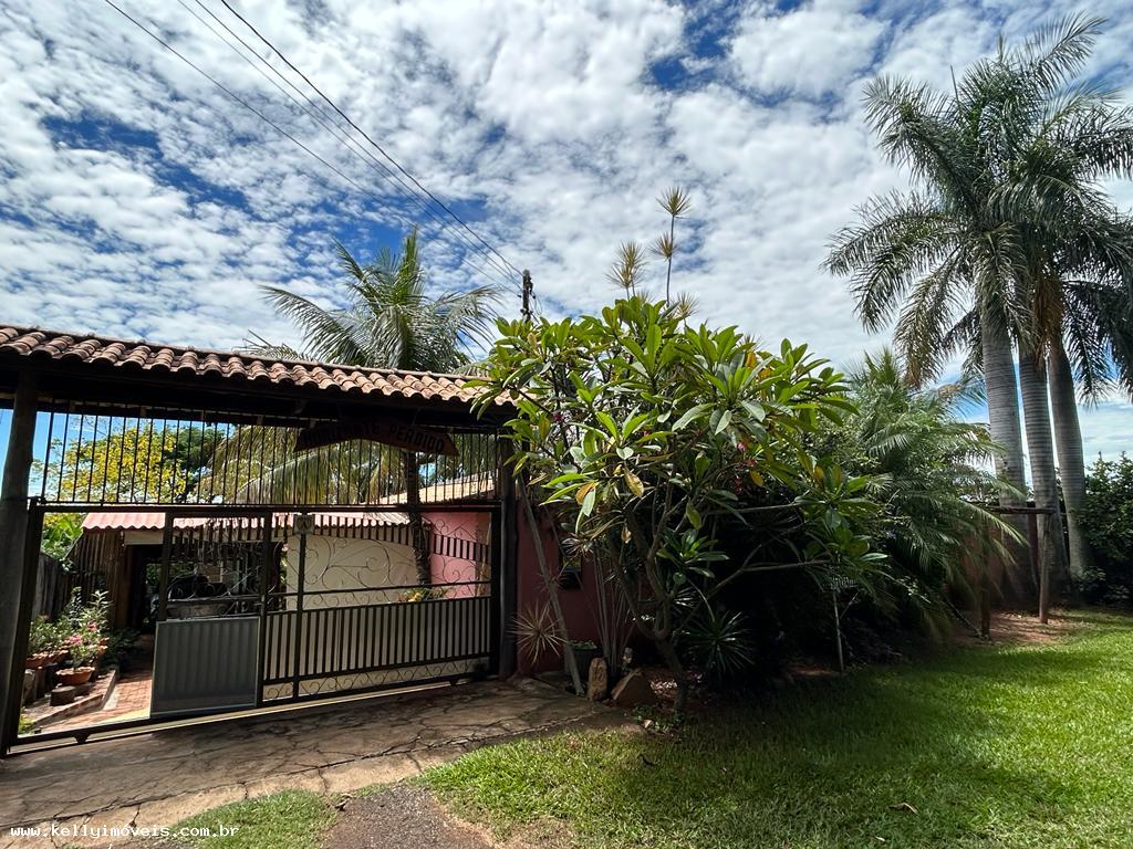 Chácara à venda com 4 quartos, 1314m² - Foto 1
