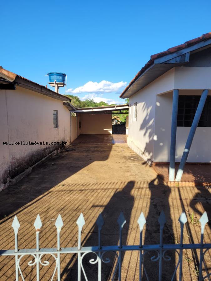 Casa à venda com 3 quartos, 600m² - Foto 4