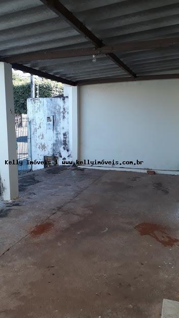 Casa à venda com 2 quartos, 87m² - Foto 2