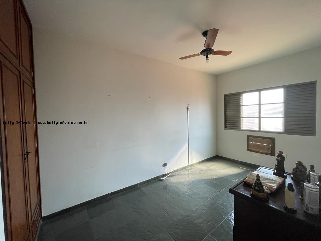 Casa à venda com 3 quartos, 161m² - Foto 16