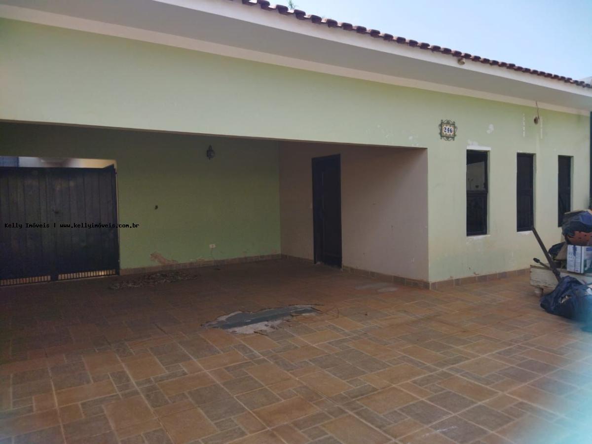 Casa, 3 quartos, 192 m² - Foto 2