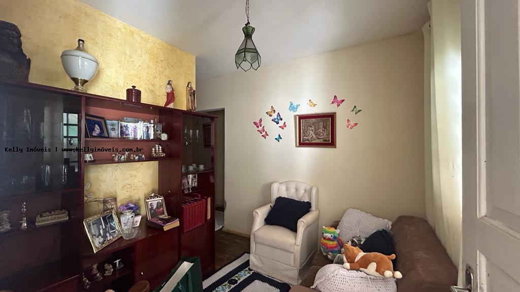 Casa à venda com 2 quartos, 110m² - Foto 2