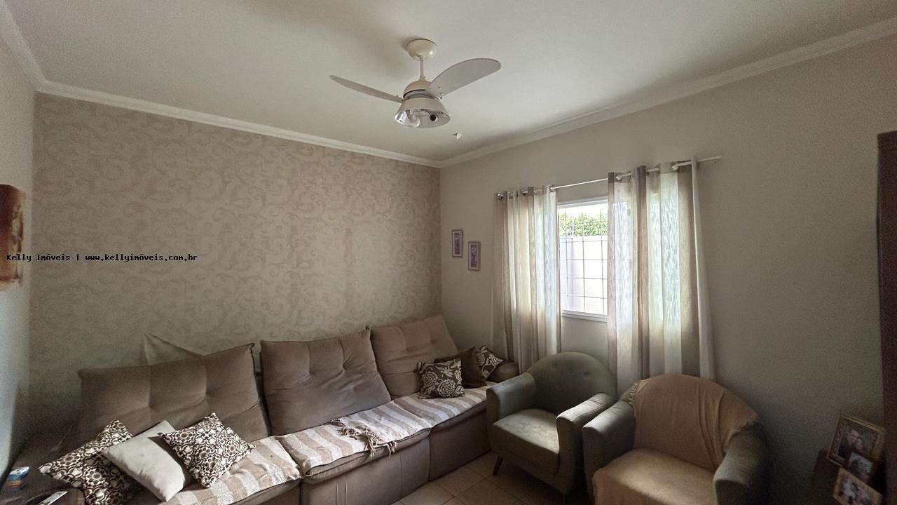 Casa, 3 quartos, 225 m² - Foto 2