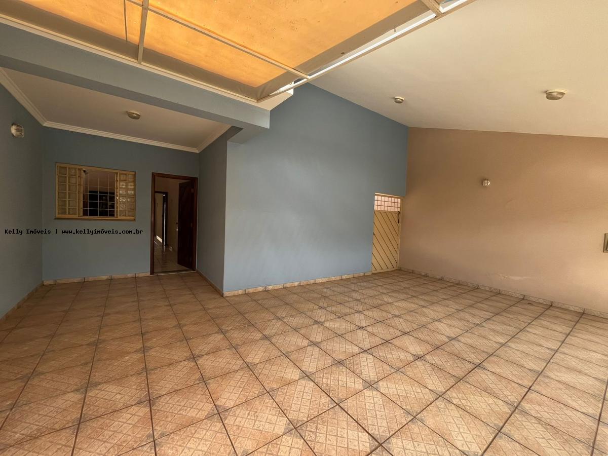 Casa, 4 quartos, 147 m² - Foto 2