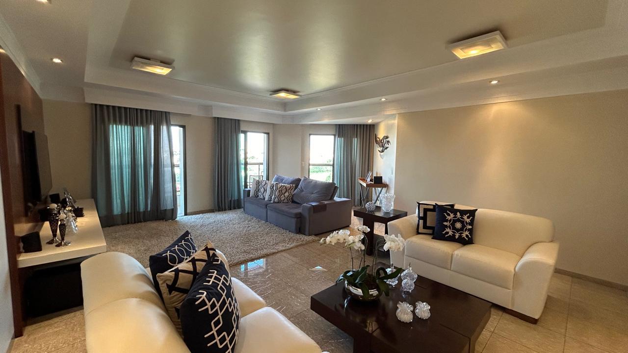 Apartamento à venda com 3 quartos, 210m² - Foto 2
