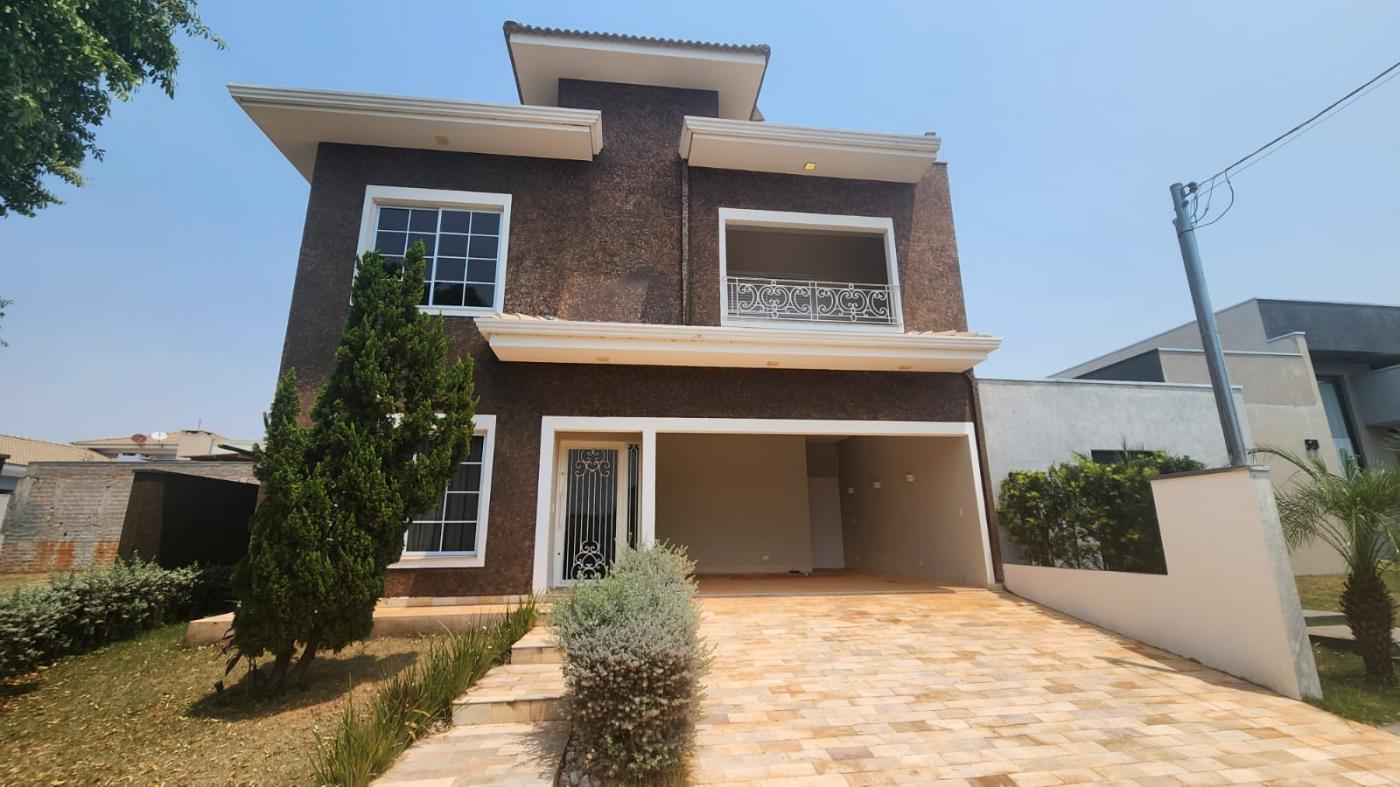 Casa de Condomínio à venda com 3 quartos, 240m² - Foto 1