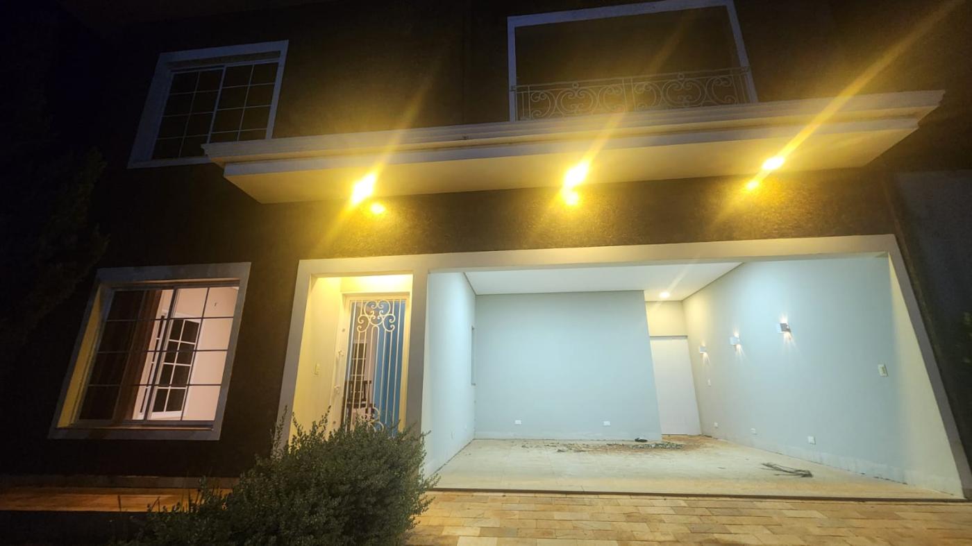 Casa de Condomínio para alugar com 3 quartos, 240m² - Foto 34