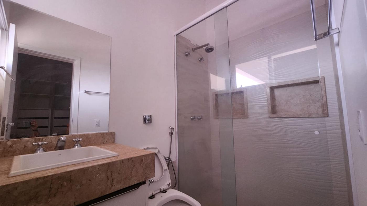 Casa de Condomínio para alugar com 3 quartos, 240m² - Foto 17