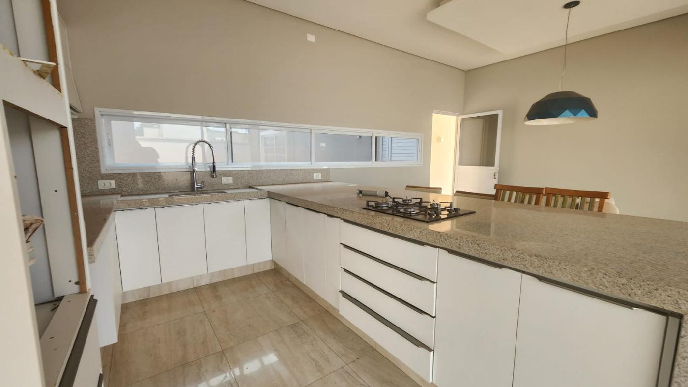 Casa de Condomínio para alugar com 3 quartos, 240m² - Foto 31