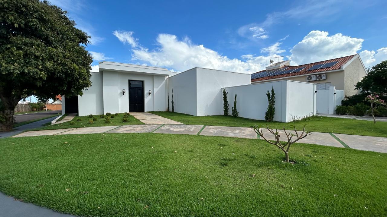Casa de Condomínio à venda com 4 quartos, 300m² - Foto 1