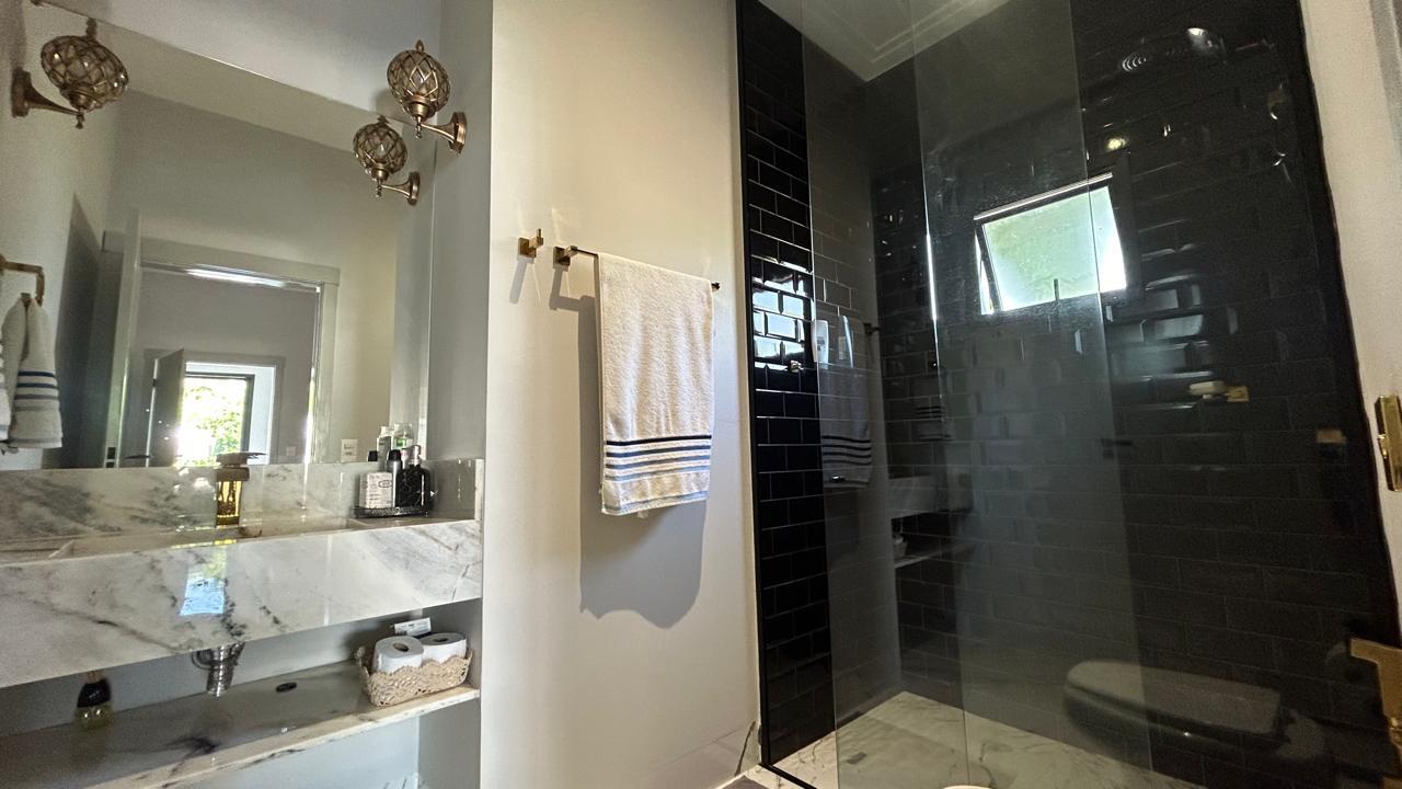 Casa de Condomínio à venda com 4 quartos, 300m² - Foto 24