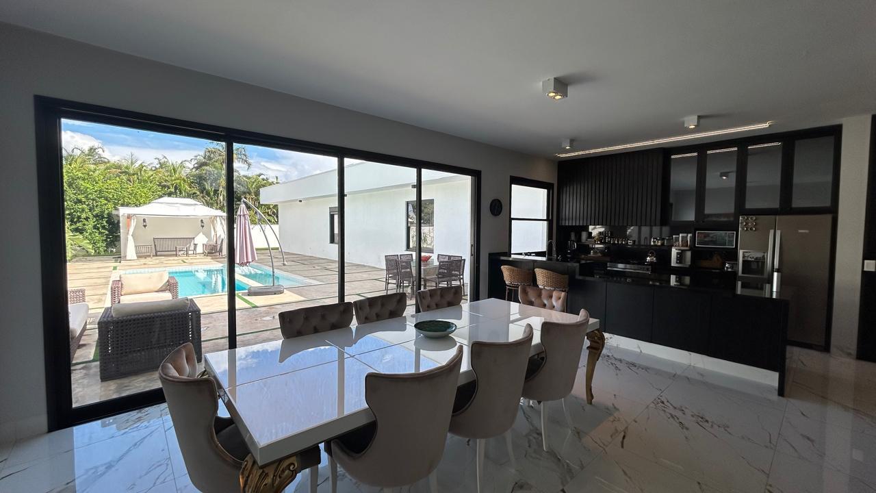 Casa de Condomínio à venda com 4 quartos, 300m² - Foto 21