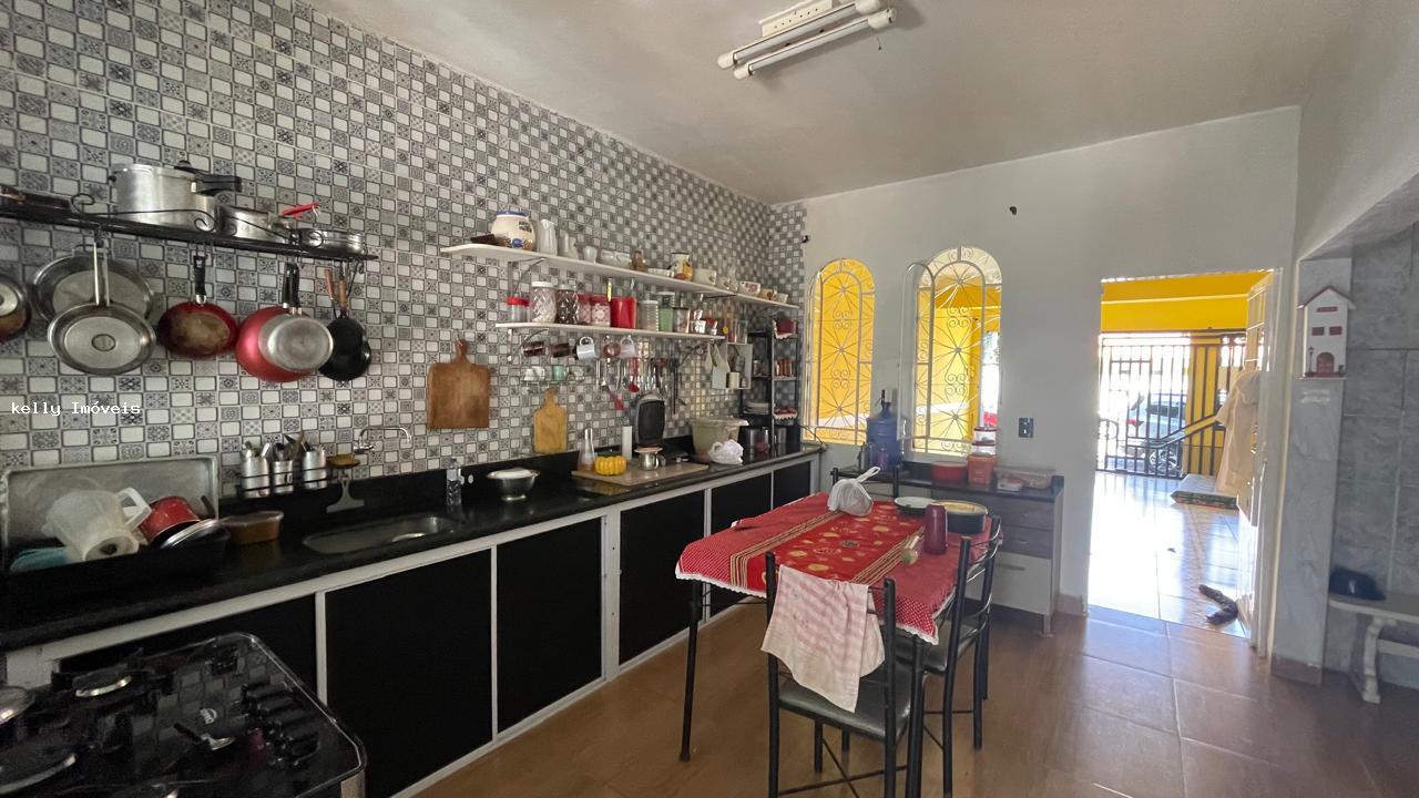 Casa à venda com 3 quartos, 252m² - Foto 12