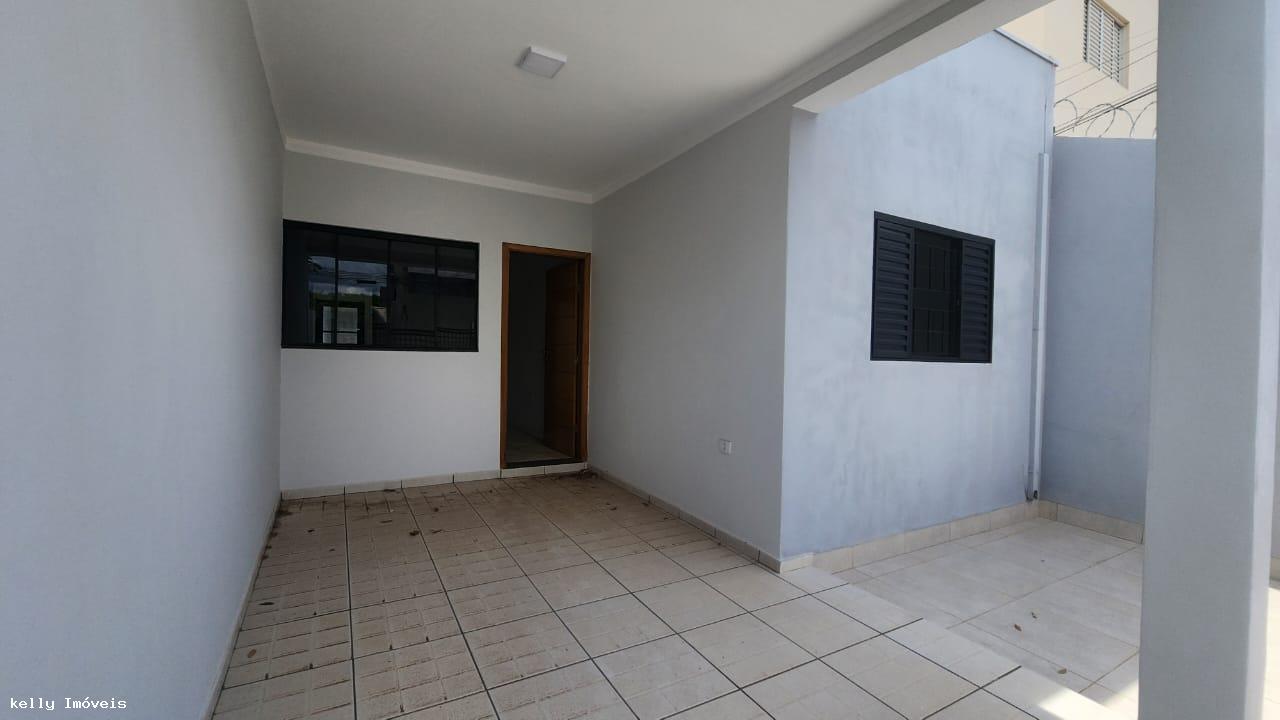 Casa à venda com 2 quartos, 126m² - Foto 2