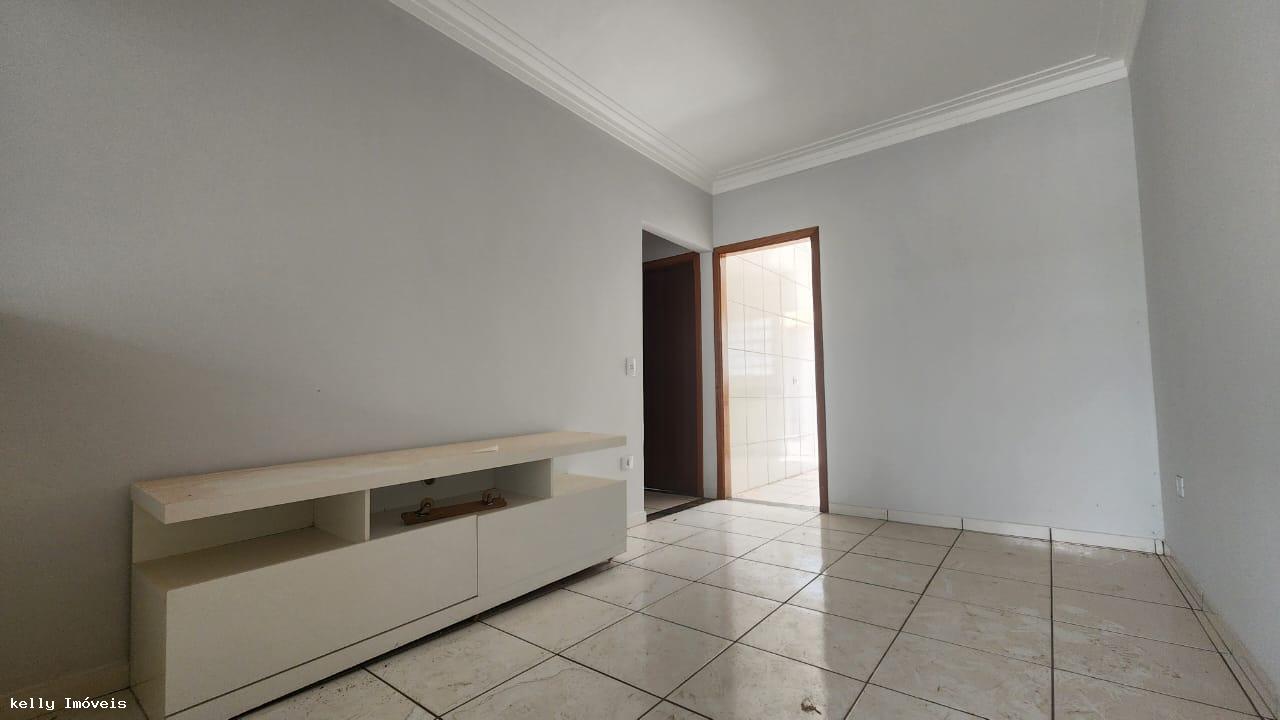 Casa à venda com 2 quartos, 126m² - Foto 3