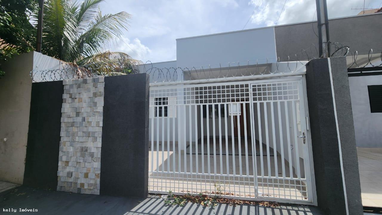 Casa à venda com 2 quartos, 126m² - Foto 1