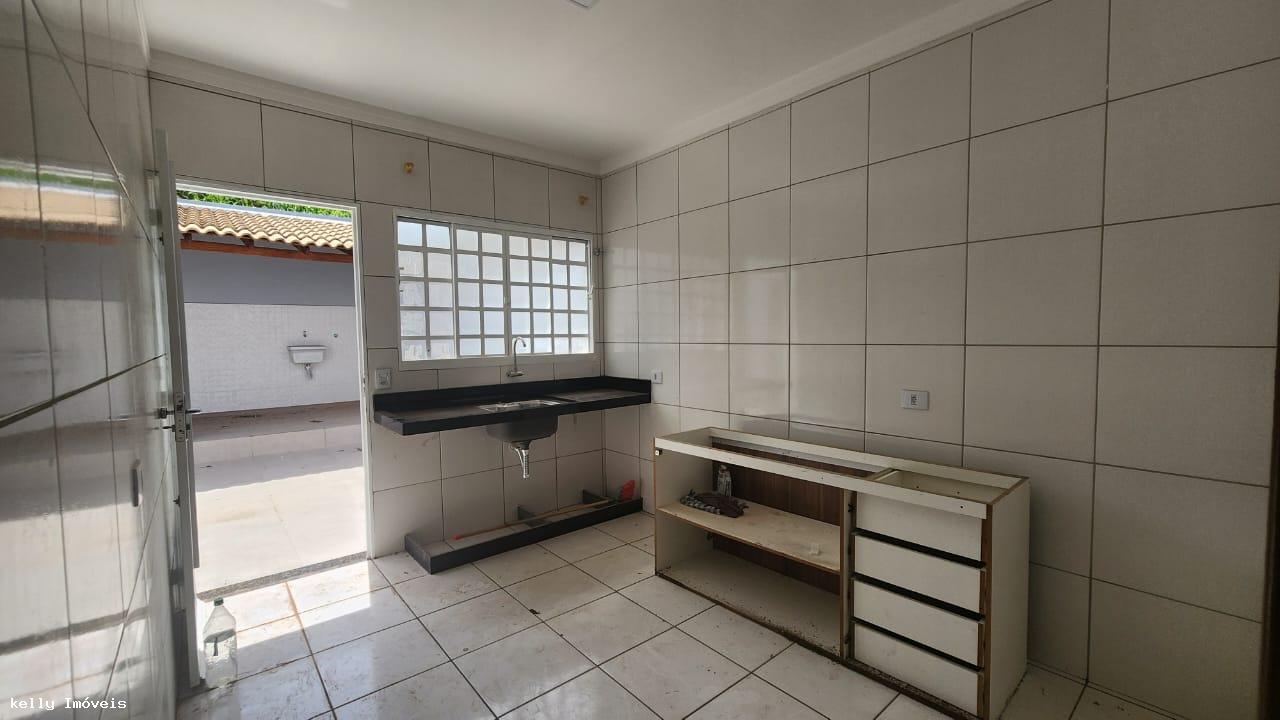 Casa à venda com 2 quartos, 126m² - Foto 4
