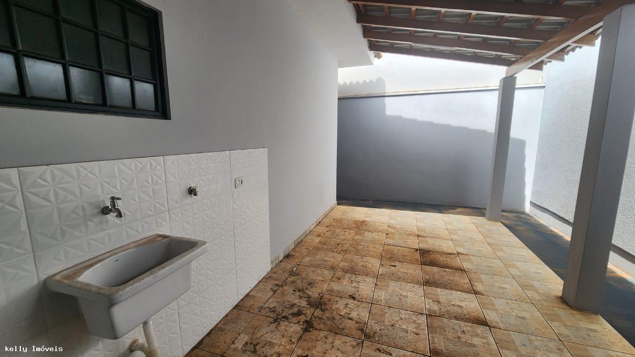 Casa à venda com 3 quartos, 150m² - Foto 11
