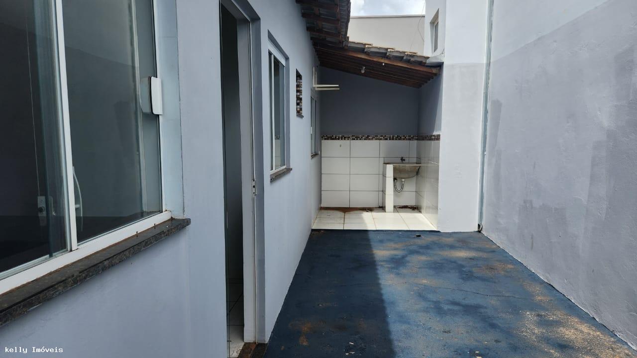 Casa à venda com 1 quarto, 55m² - Foto 2