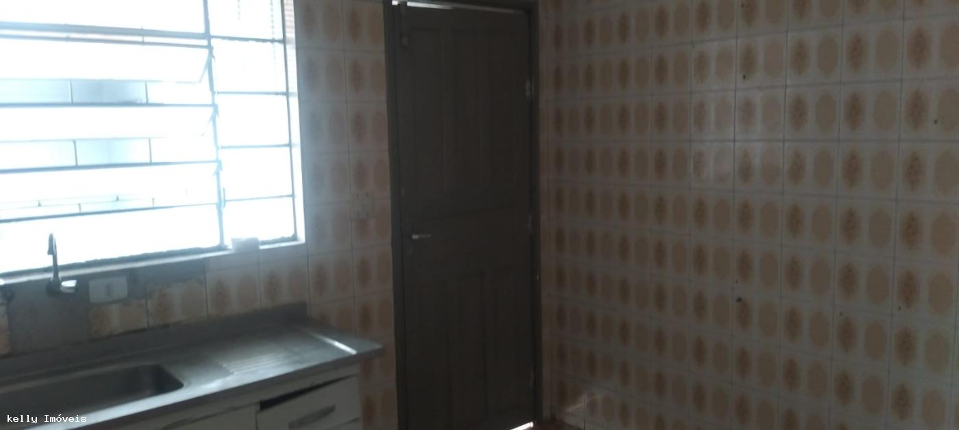 Casa para alugar com 3 quartos, 92m² - Foto 11