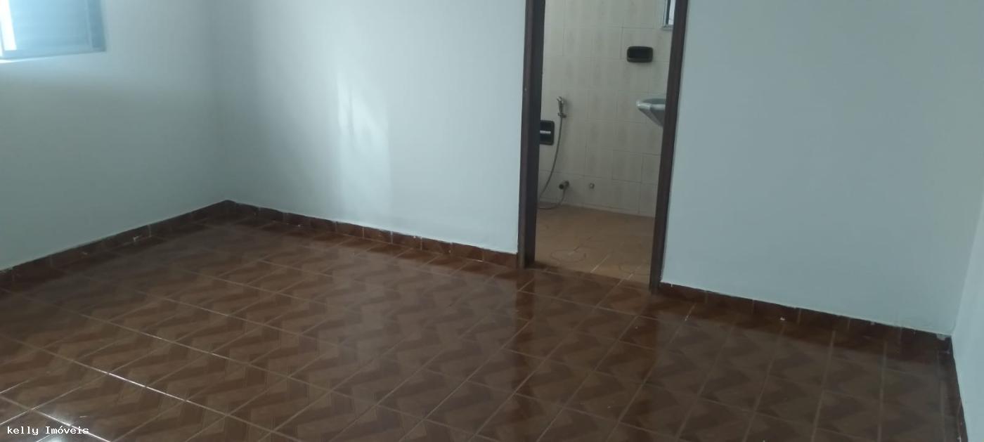 Casa para alugar com 3 quartos, 92m² - Foto 15