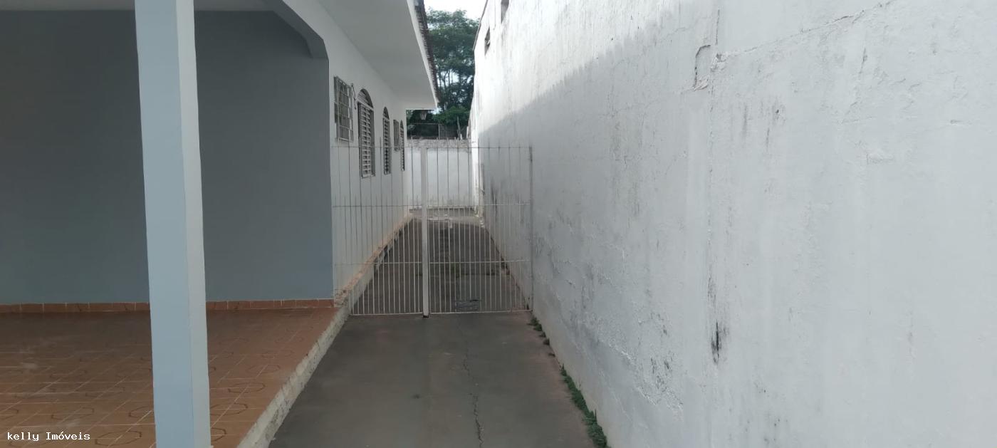 Casa para alugar com 3 quartos, 92m² - Foto 18