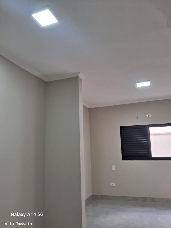 Casa de Condomínio à venda com 3 quartos, 140m² - Foto 4