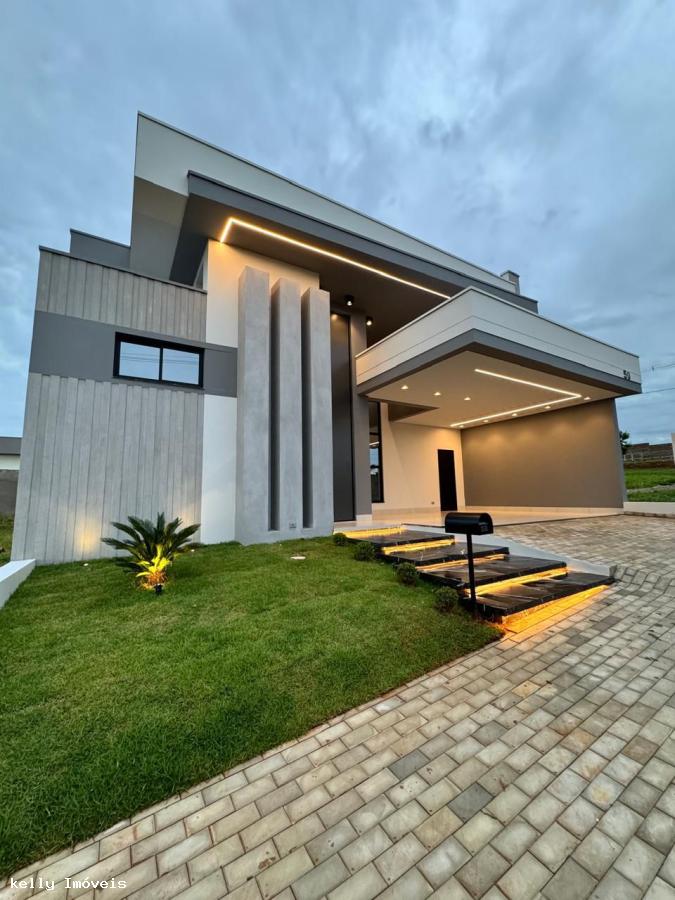 Casa de Condomínio à venda com 3 quartos, 194m² - Foto 1