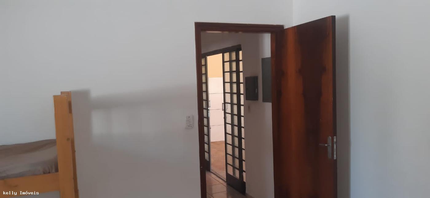 Chácara à venda com 2 quartos, 4500m² - Foto 3