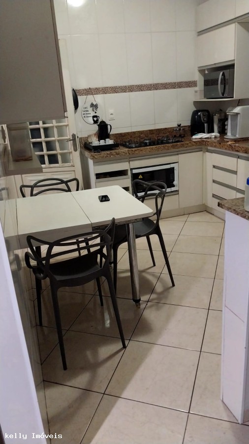 Casa à venda com 2 quartos, 128m² - Foto 4