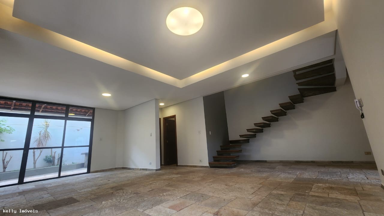 Casa, 3 quartos, 224 m² - Foto 4