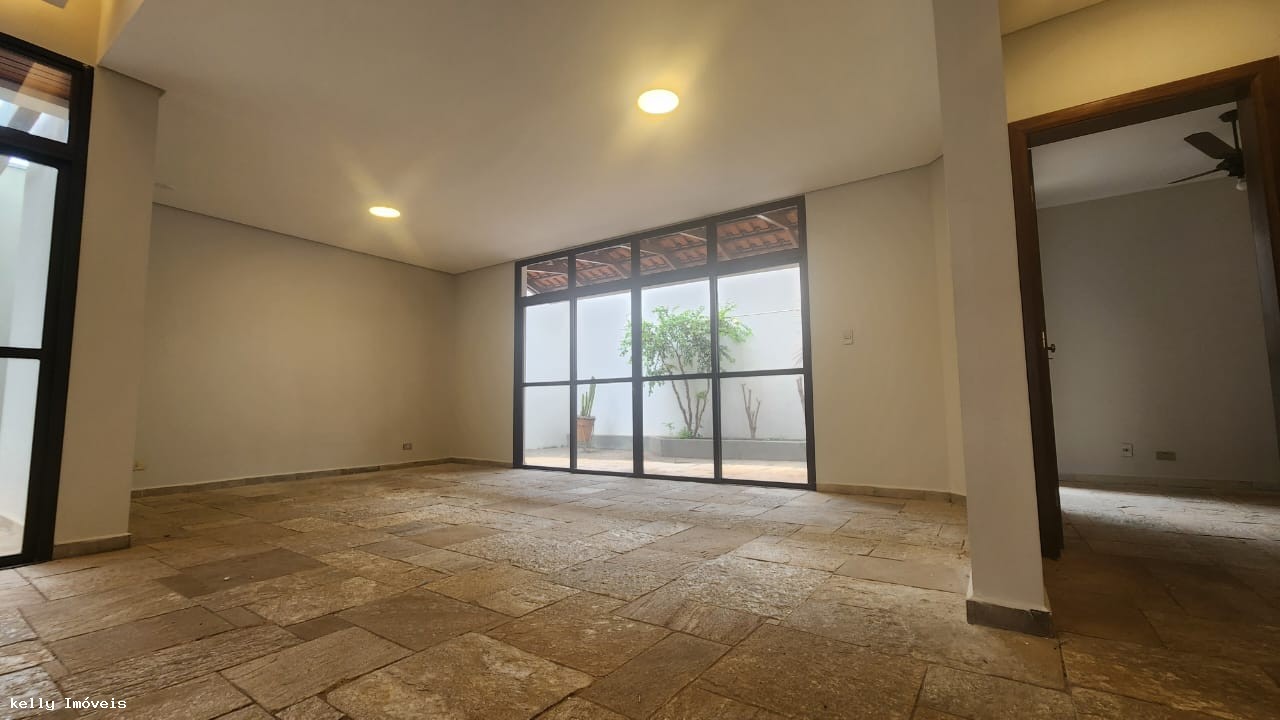Casa, 3 quartos, 224 m² - Foto 3