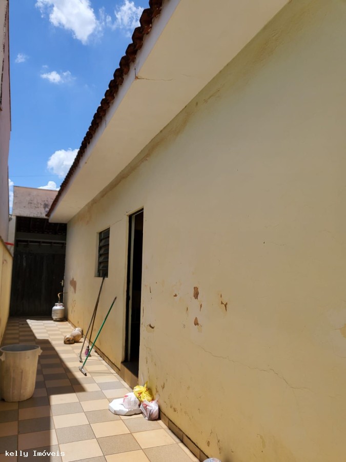 Casa à venda com 3 quartos, 186m² - Foto 3
