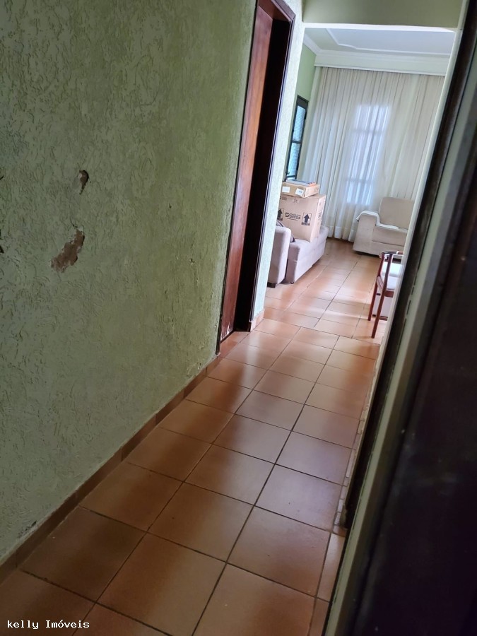 Casa à venda com 3 quartos, 186m² - Foto 4