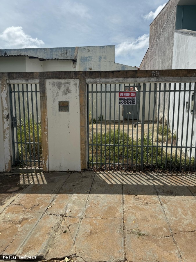 Casa à venda com 3 quartos, 127m² - Foto 1