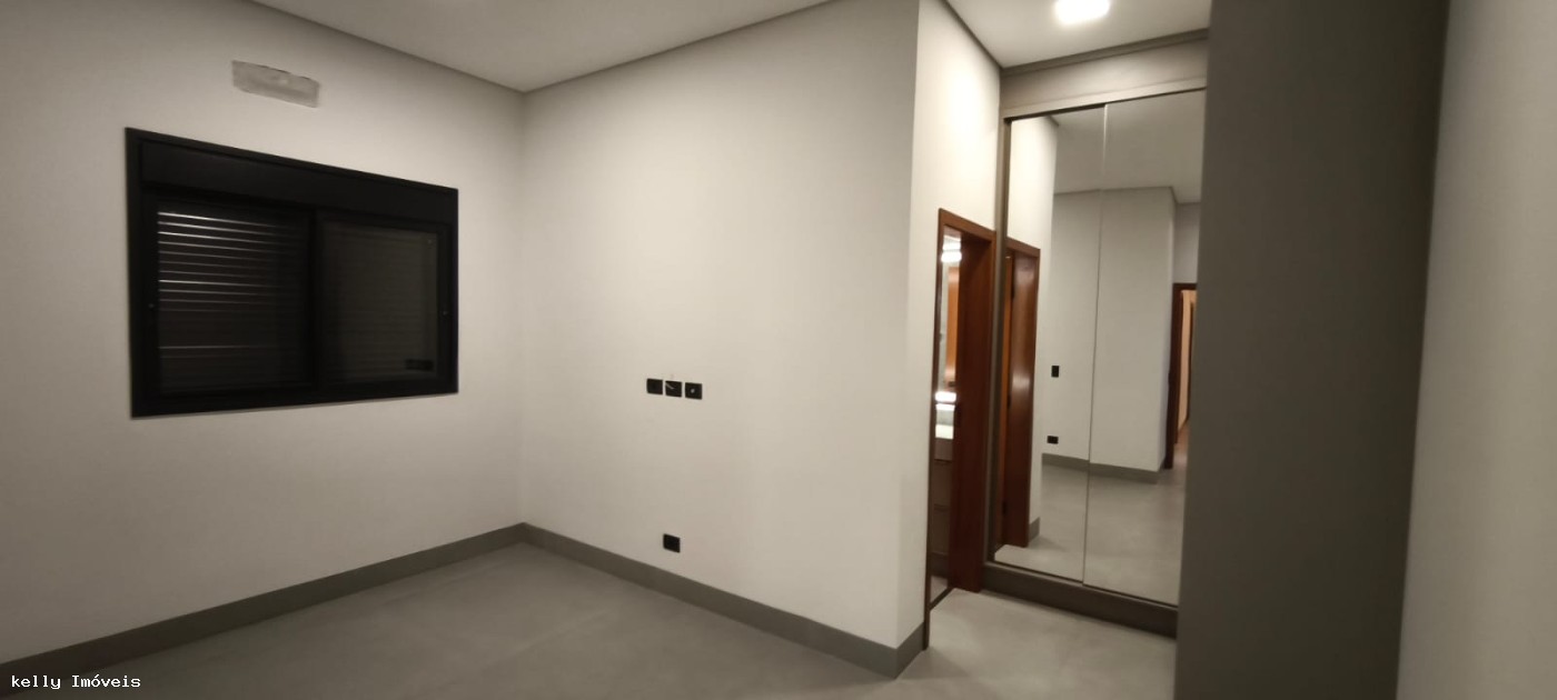 Casa de Condomínio à venda com 4 quartos, 245m² - Foto 5