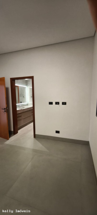 Casa de Condomínio à venda com 4 quartos, 245m² - Foto 28