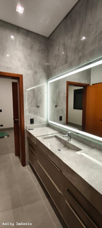 Casa de Condomínio à venda com 4 quartos, 245m² - Foto 30
