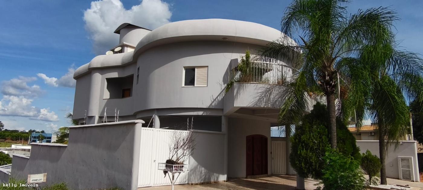 Casa à venda com 5 quartos, 1000m² - Foto 1