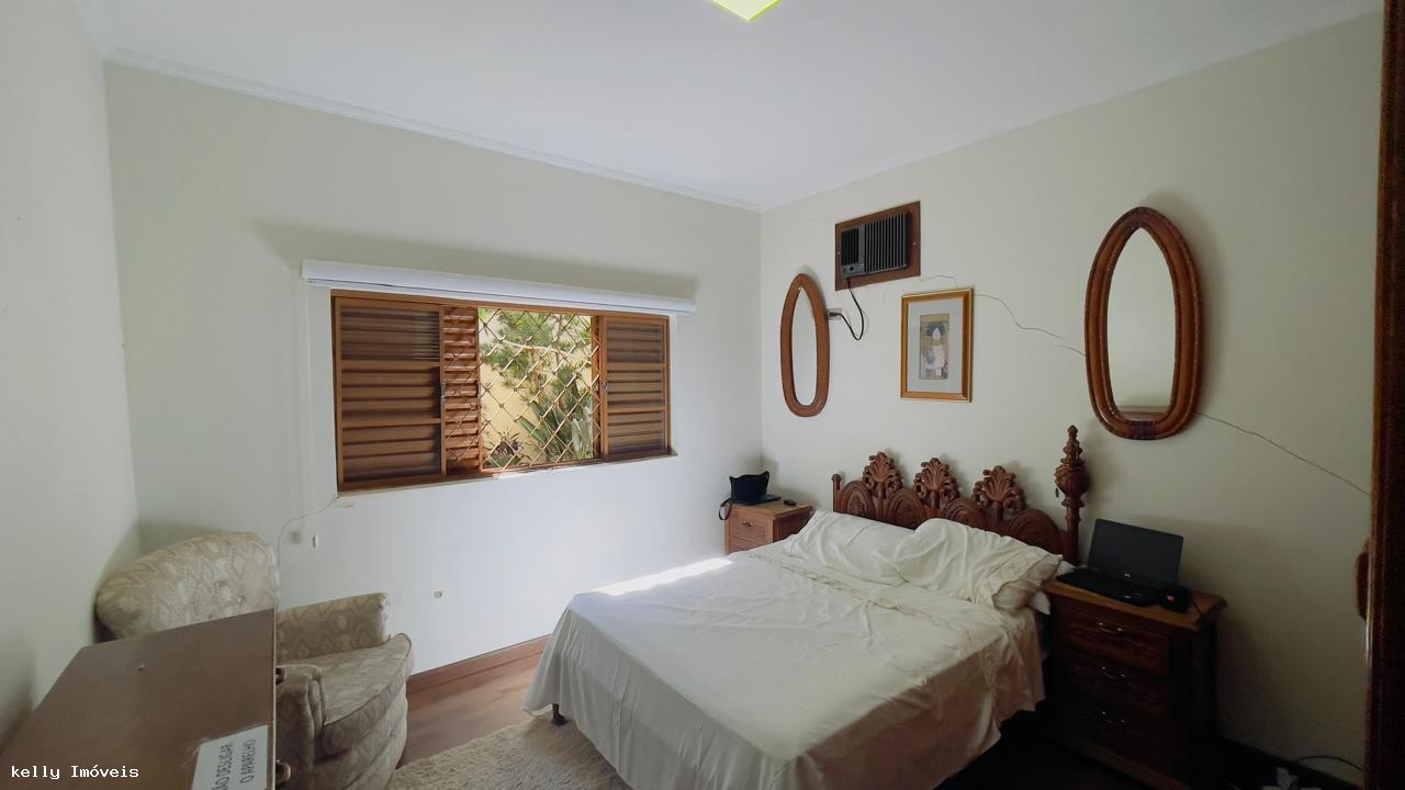 Casa, 4 quartos, 220 m² - Foto 11