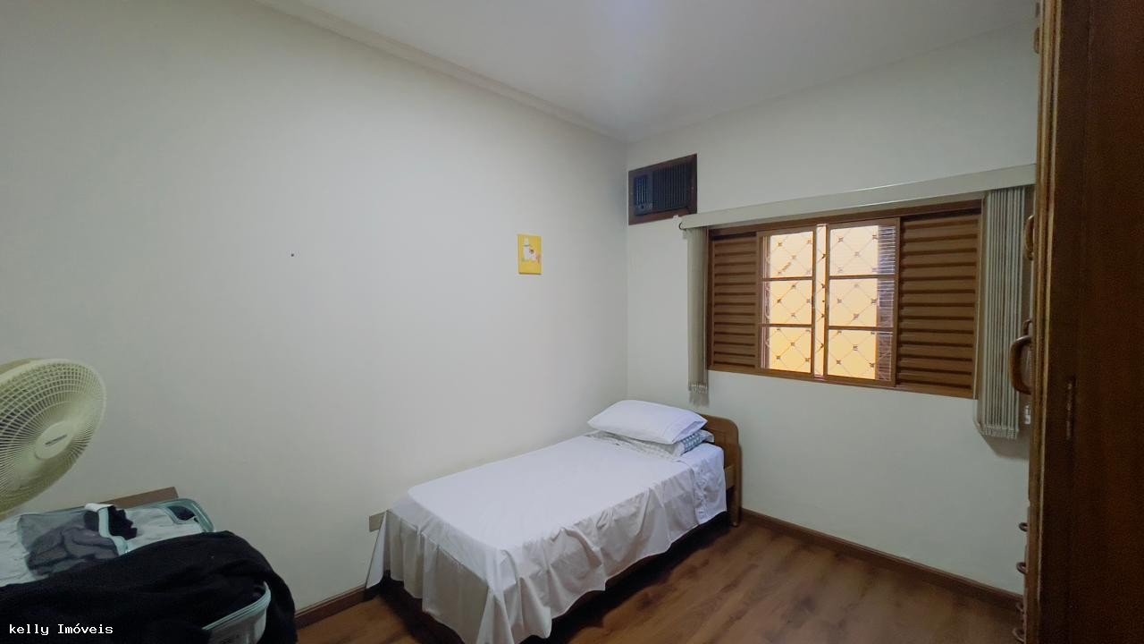 Casa, 4 quartos, 220 m² - Foto 17