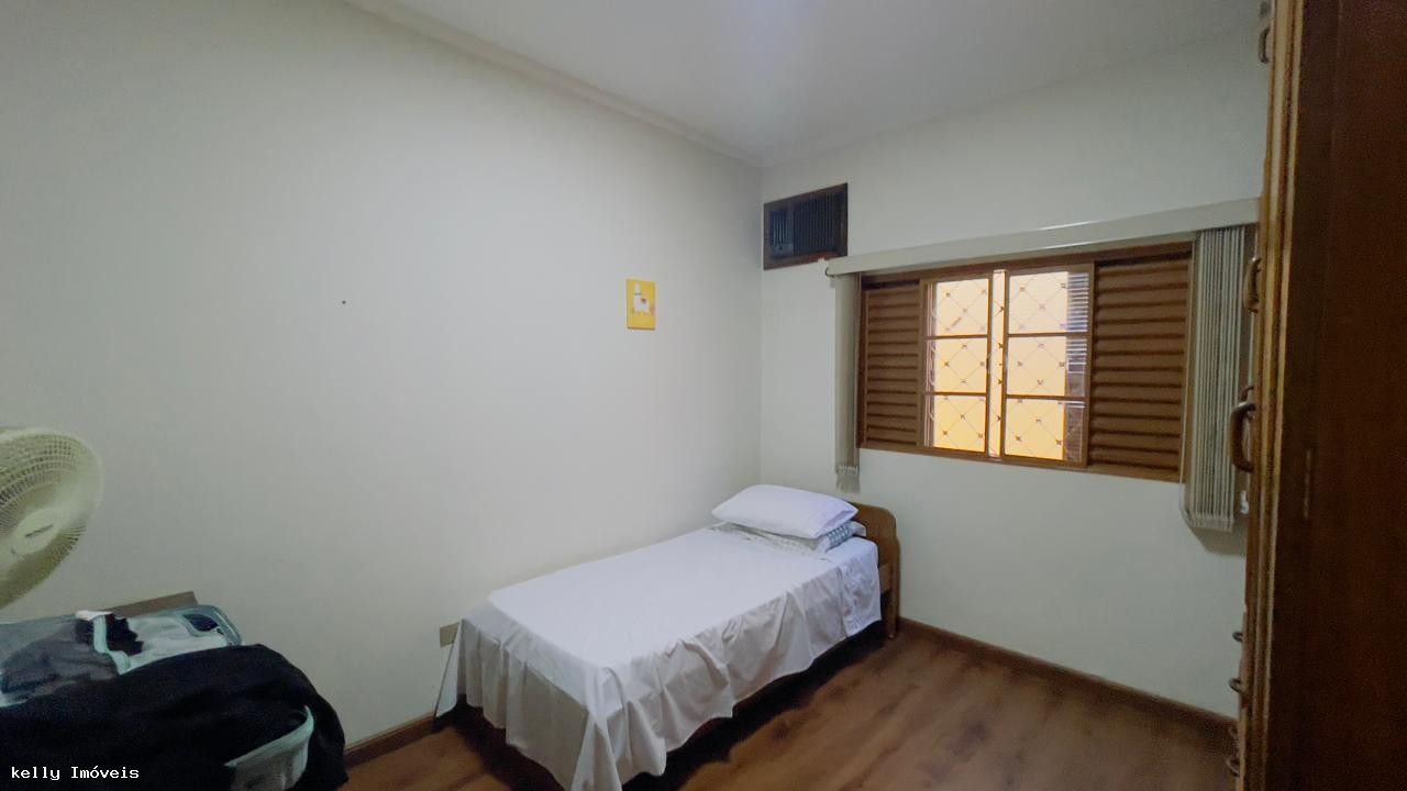 Casa, 4 quartos, 220 m² - Foto 18