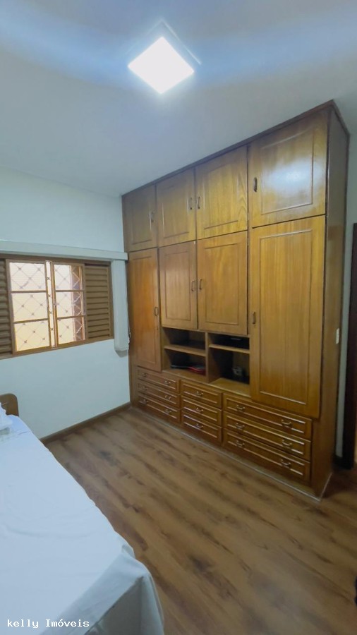 Casa, 4 quartos, 220 m² - Foto 19