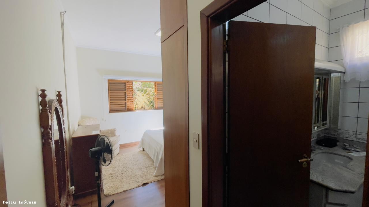 Casa, 4 quartos, 220 m² - Foto 27