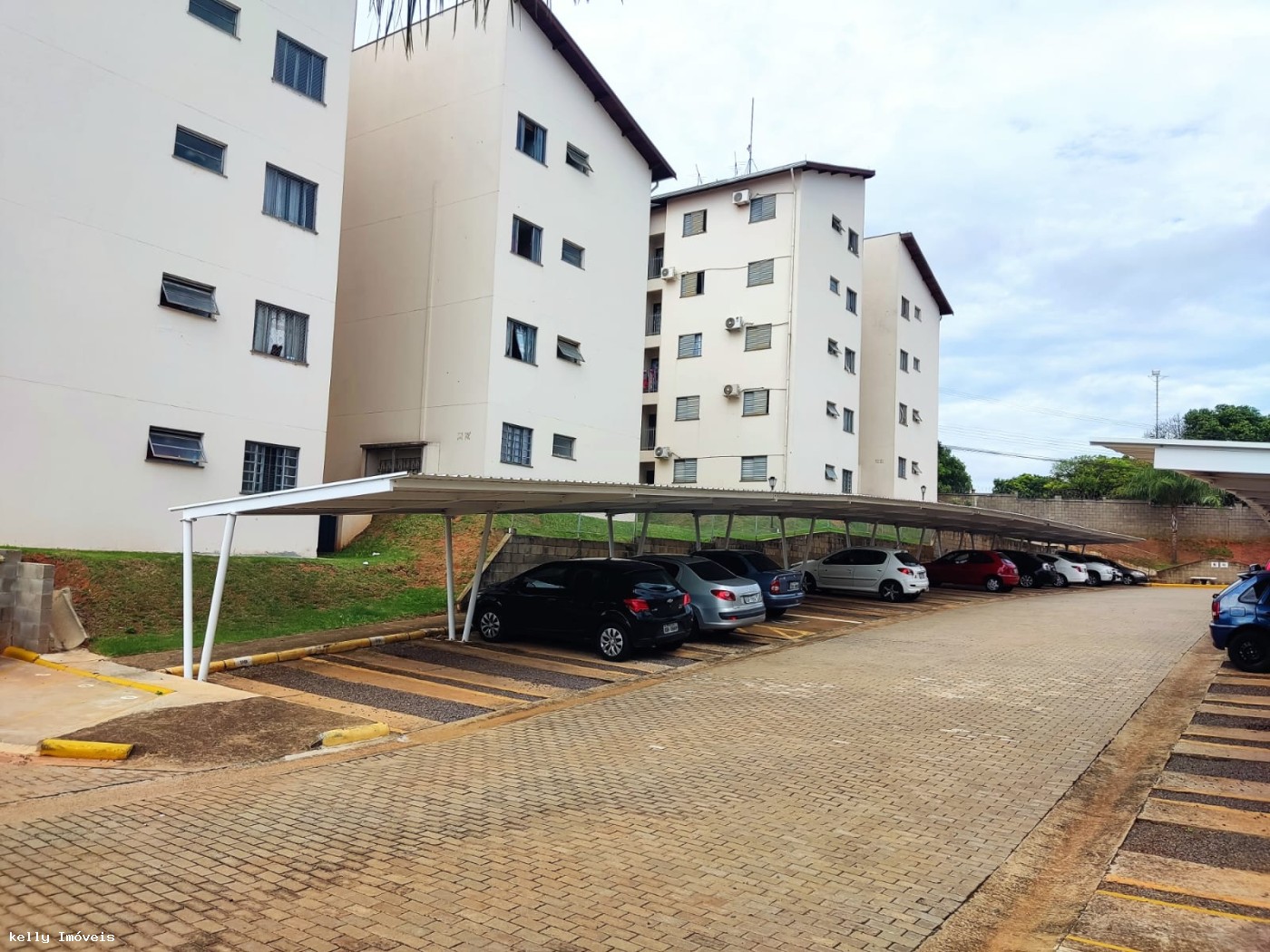 Apartamento à venda com 2 quartos, 100m² - Foto 1