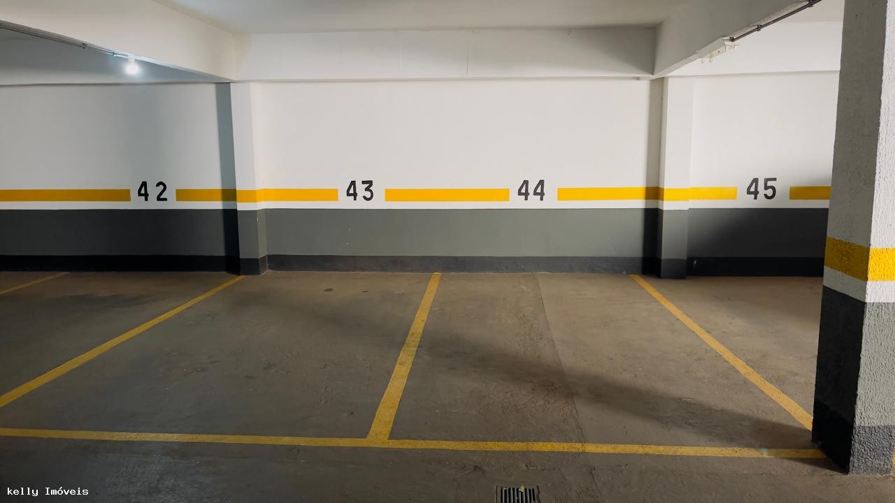 Apartamento para alugar com 4 quartos, 155m² - Foto 5