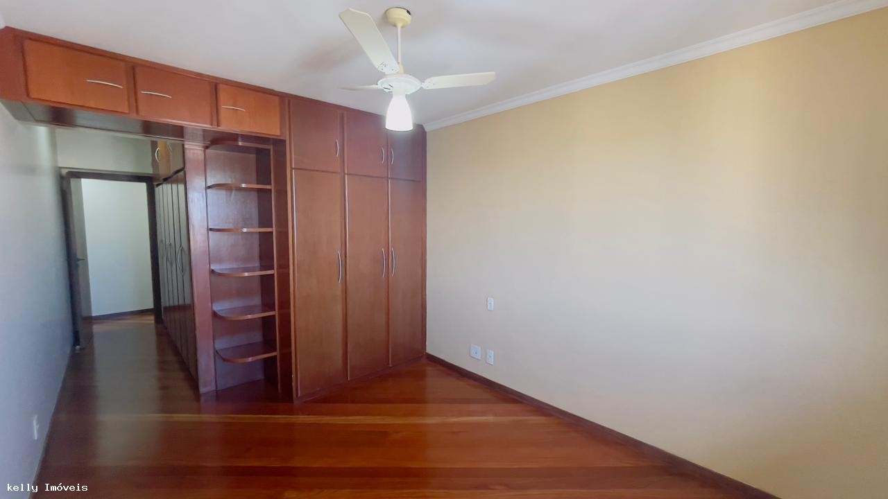 Apartamento para alugar com 4 quartos, 155m² - Foto 27
