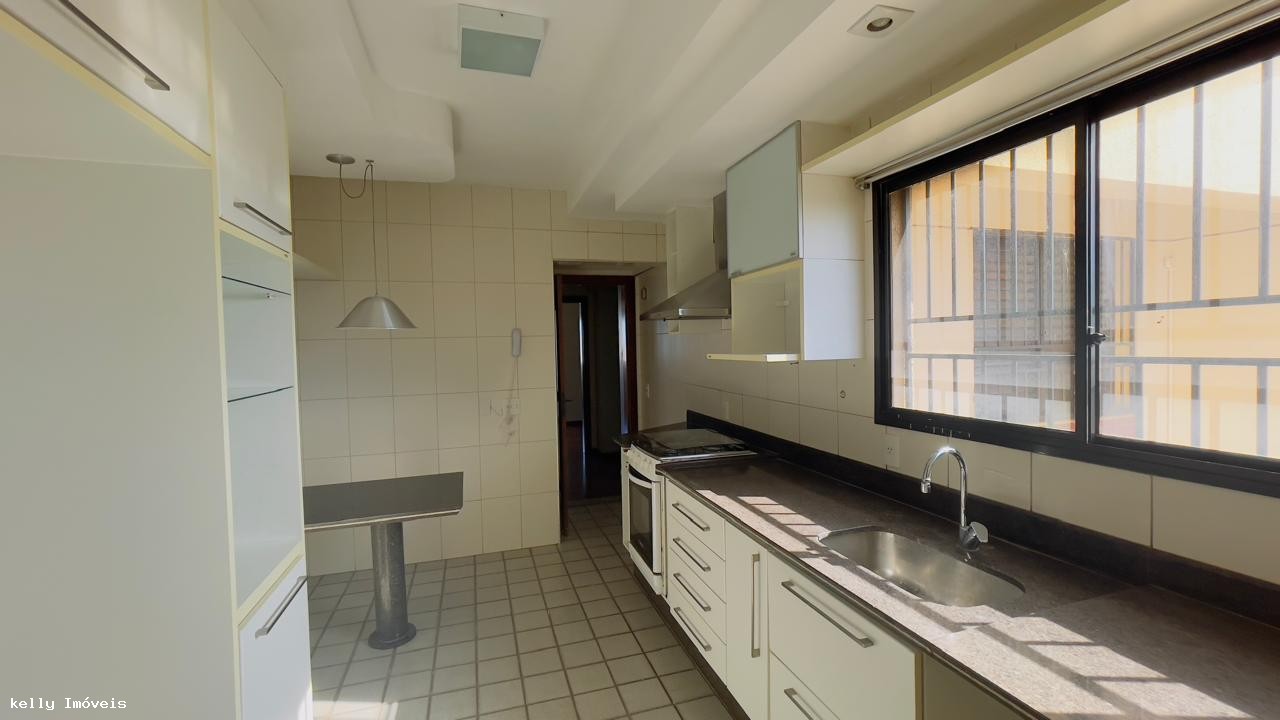 Apartamento para alugar com 4 quartos, 155m² - Foto 11